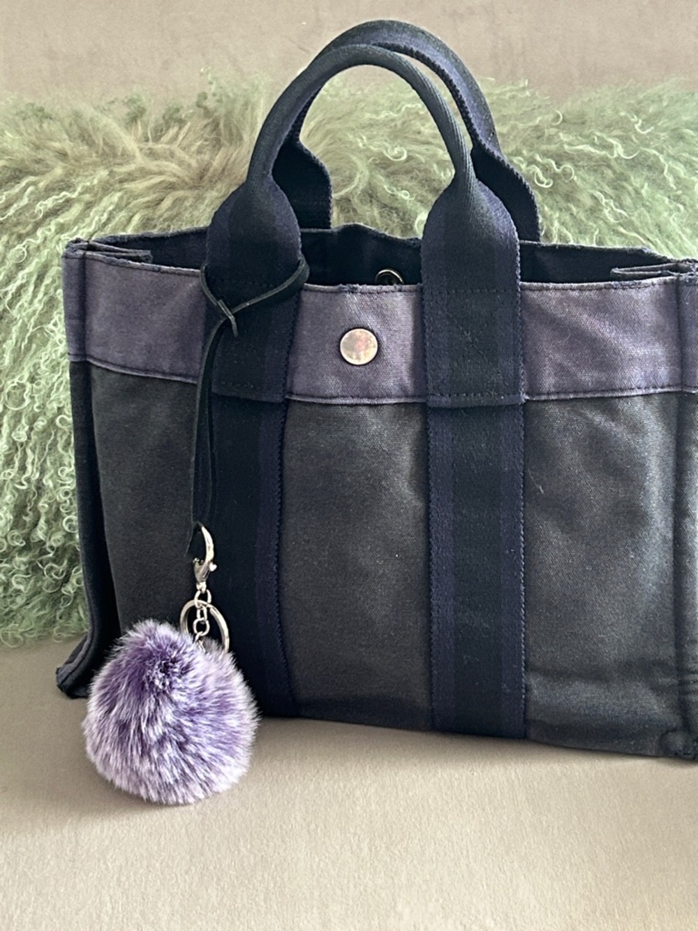 Hermès Fourre-Tout Canvas Tote – Classic Everyday Luxury - Picture 3 of 16